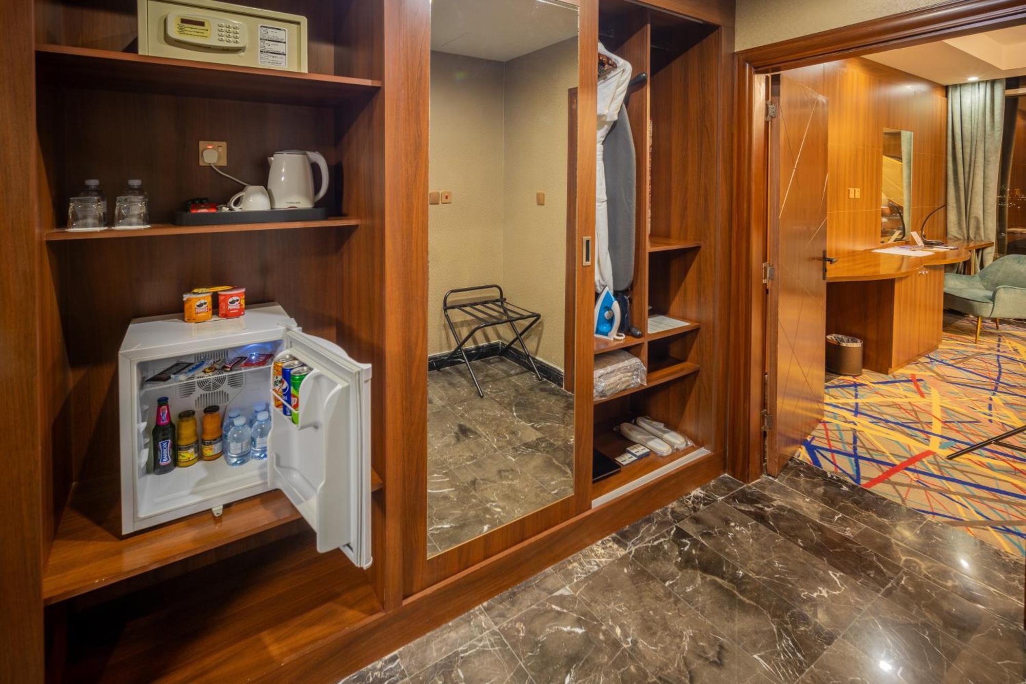 Donatello Jeddah Hotel Екстер'єр фото